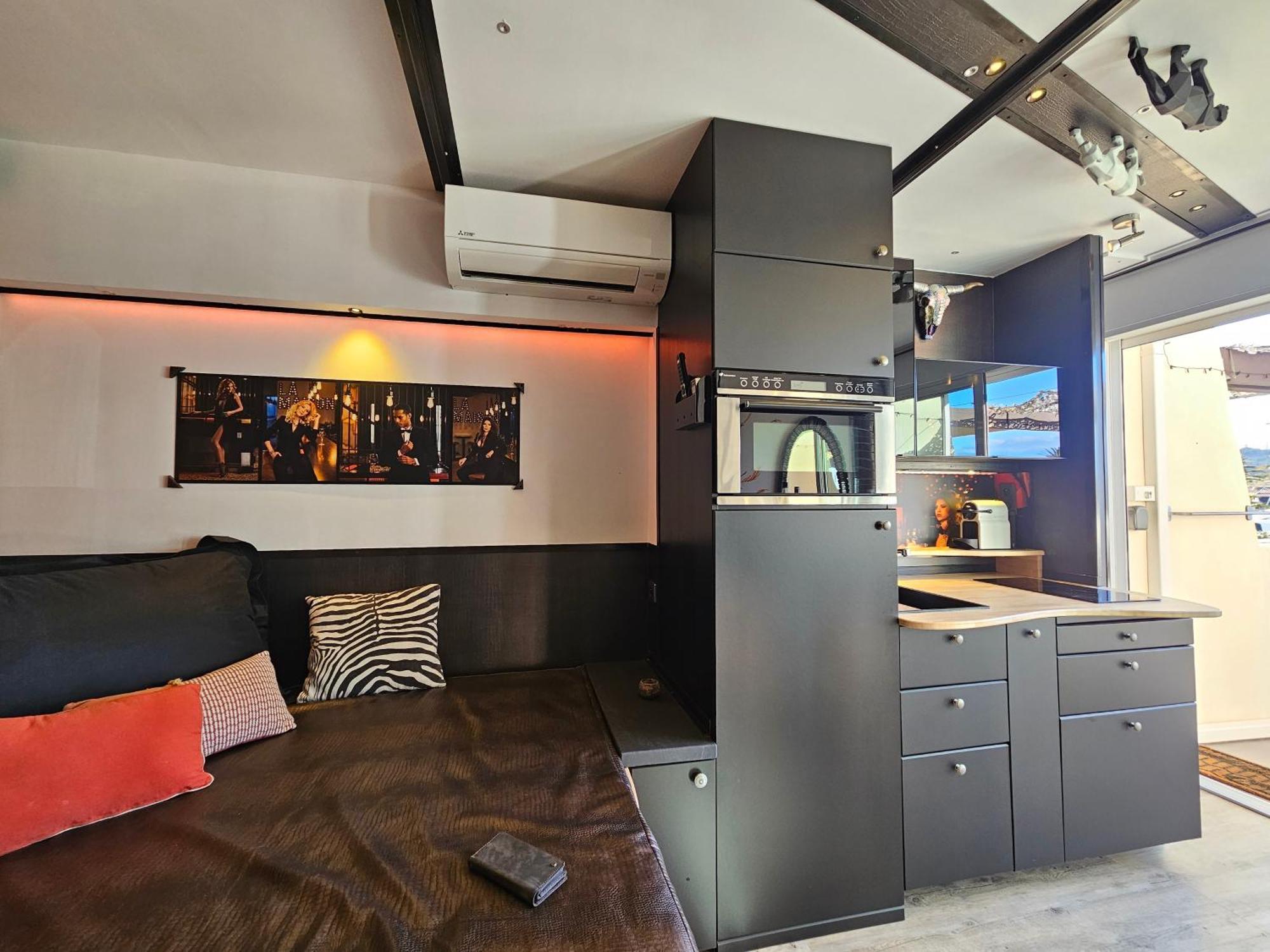 Apartment Naturist Cap Carbone